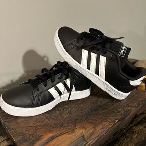 Adidas Grand Court 2.0 Sneakers